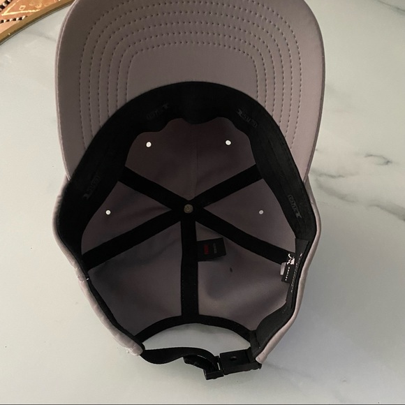 Oakley gray adjutable cap hat - Picture 9 of 9